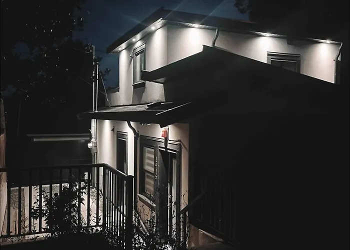 Modern Home In Vancouver Close To Downtown And Airport